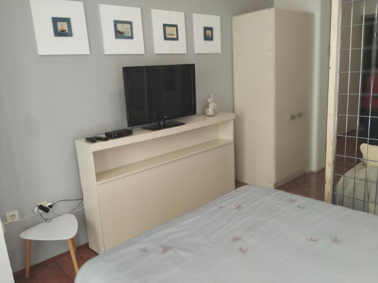 Apartmani Deleut ノヴィ・ヴィノドロスキー エクステリア 写真